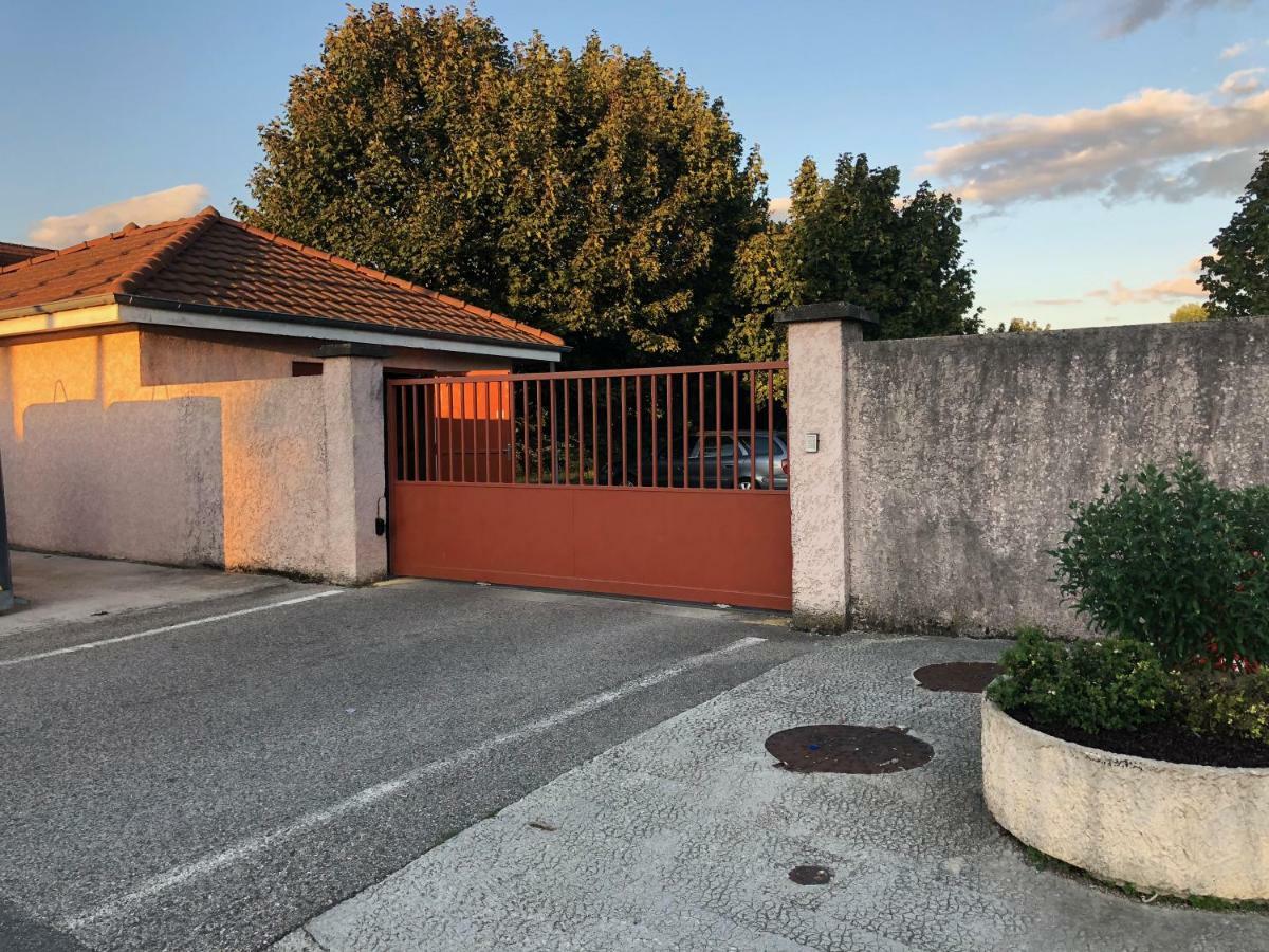 Appartement Au Milieu Des Lacs, Au Bord Du Guiers Aoste Exterior foto